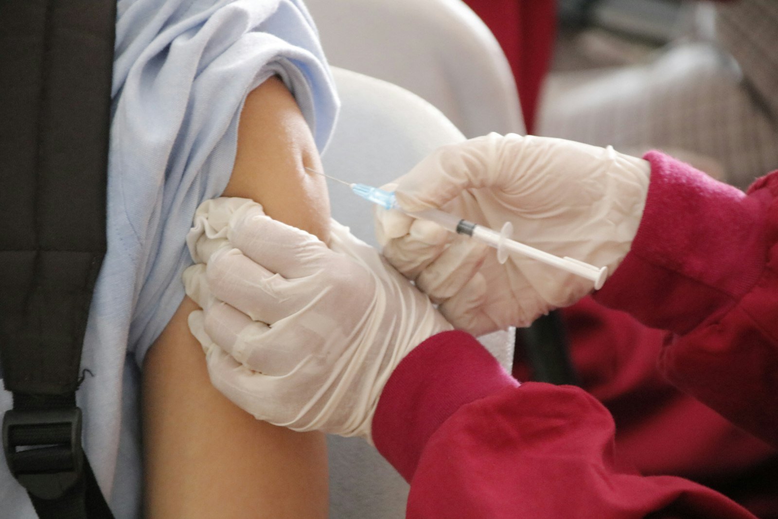 Vaccination contre la grippe dans le haut du bras